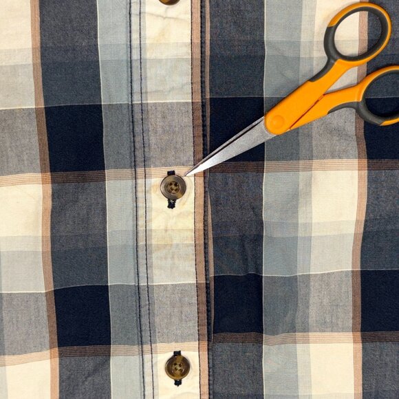 Carhartt Men’s Short Sleeve Button Down Shirt Size L Blue Plaid 100% Cotton - Picture 12 of 12